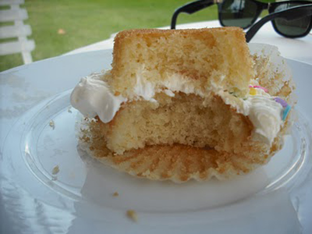 The New Way to Eat Cupcakes