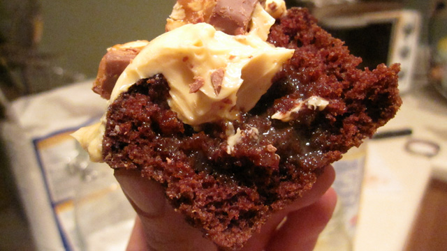 snickerscupcakes4